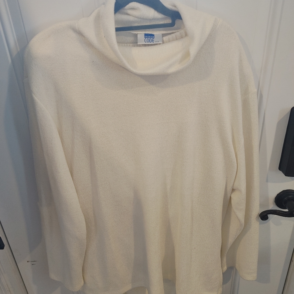 White two-piece sweater set